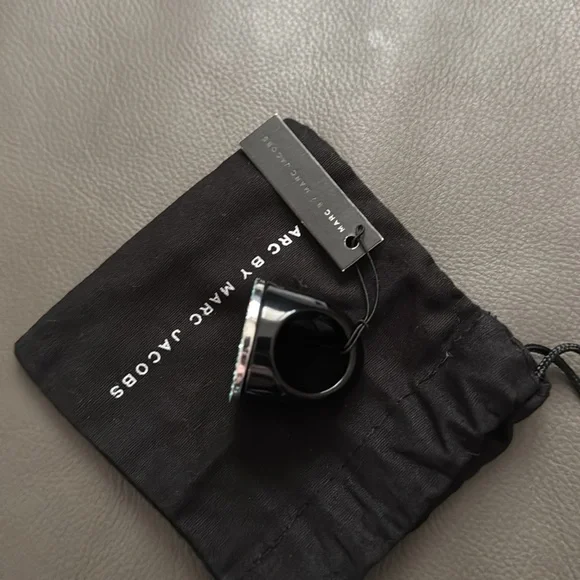 Marc By Marc Jacobs Black and Blue lenticular Cat Ring - Picture 5 of 5